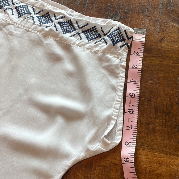 Lorimer NYC Cold Shoulder Blouse - Picture 5 of 10